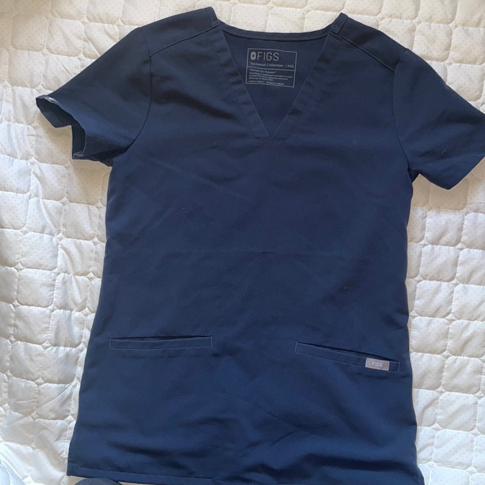 Figs Scrub Top